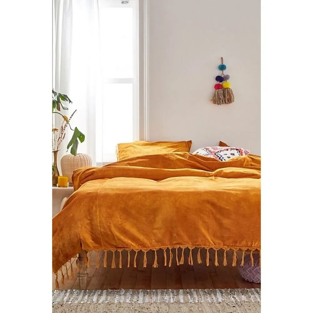 New Urban Outfitters Julienne Velvet Duvet Cover Size Full/ Queen